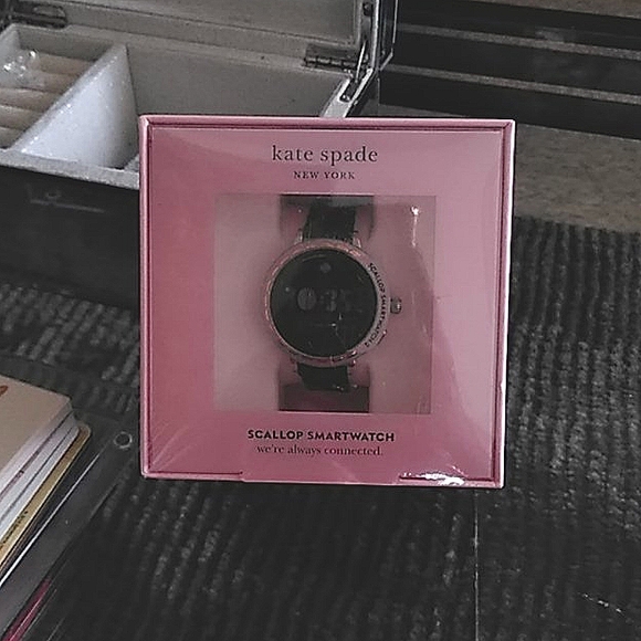 Kate Spade NY Scallop Smartwatch